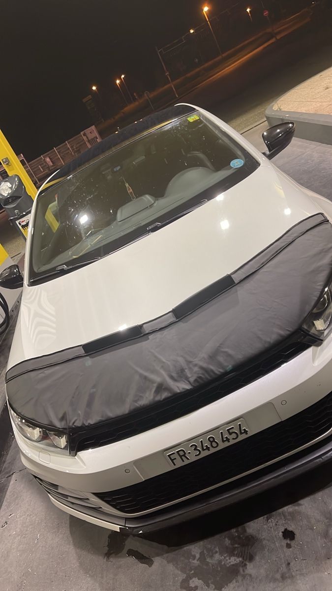 Tutti pezzi di ricambio auto: Protection capot Scirocco – Usato da Le Bry venduto da matberset