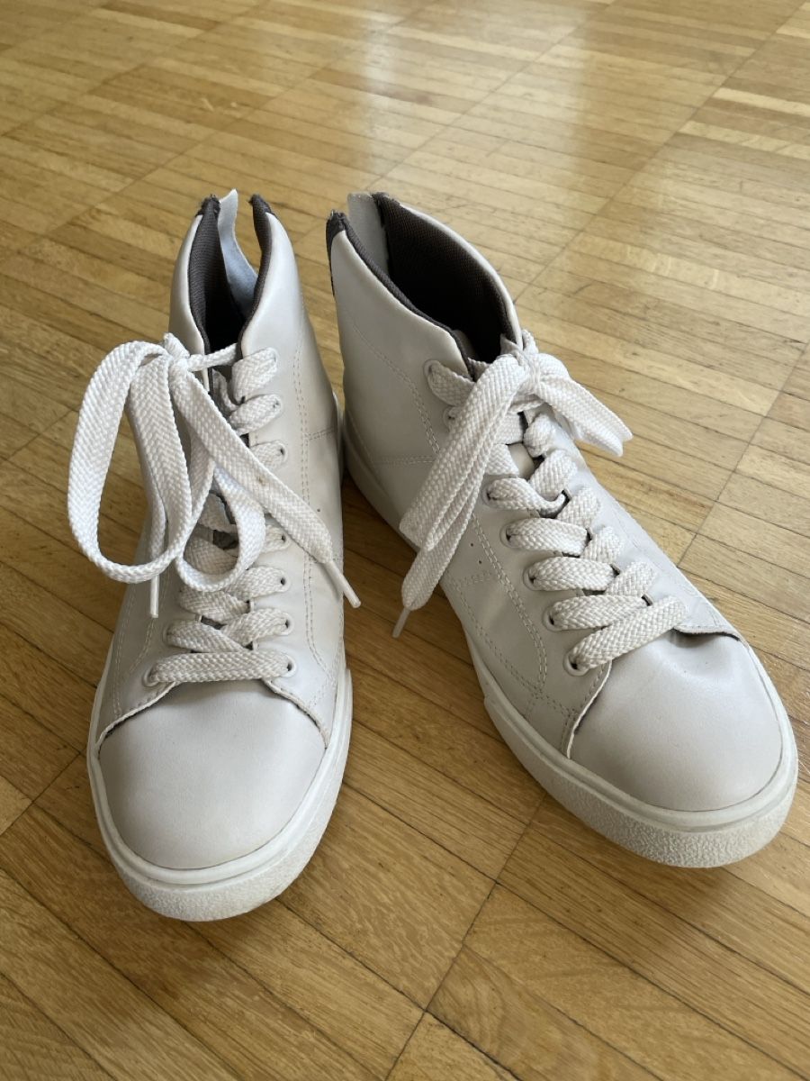 Esprit Chaussures femmes: Sneakers Esprit Gr 39 – D'occasion à Ebmatingen par Reva-Sue 1