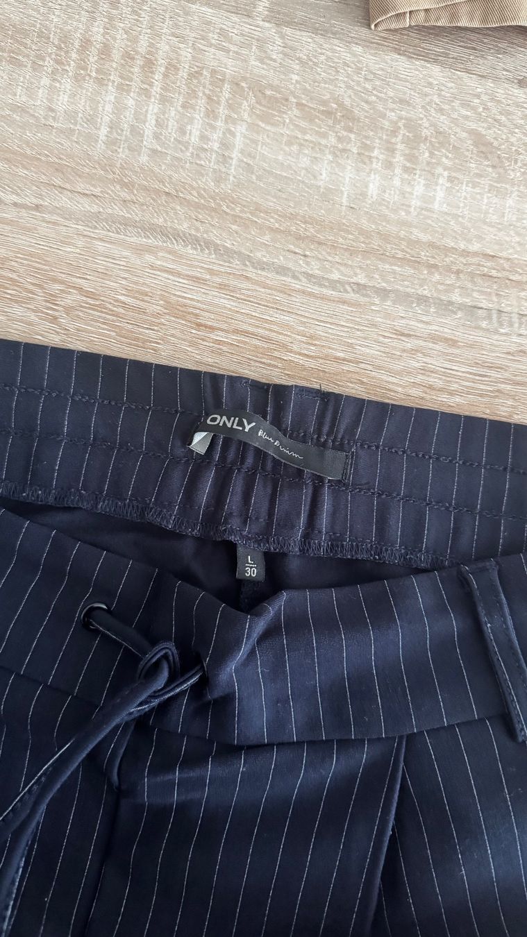 Only Pantalons: Only Stoffhose – D'occasion à Chur par vi_milena 2