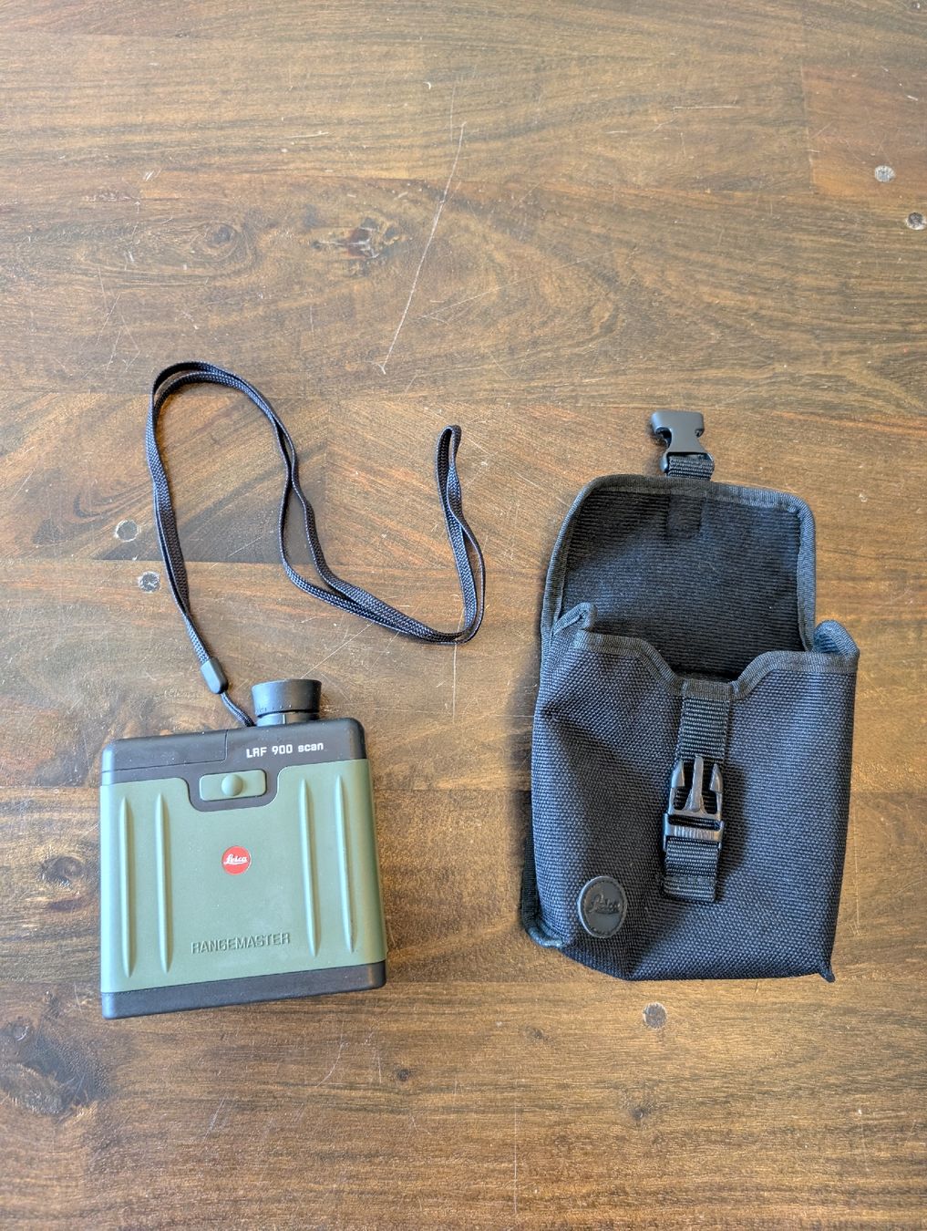 Leica Misurare: Laser-Entfernungsmesser Leica Rangemaster – Usato da Sursee venduto da Sen.Lu