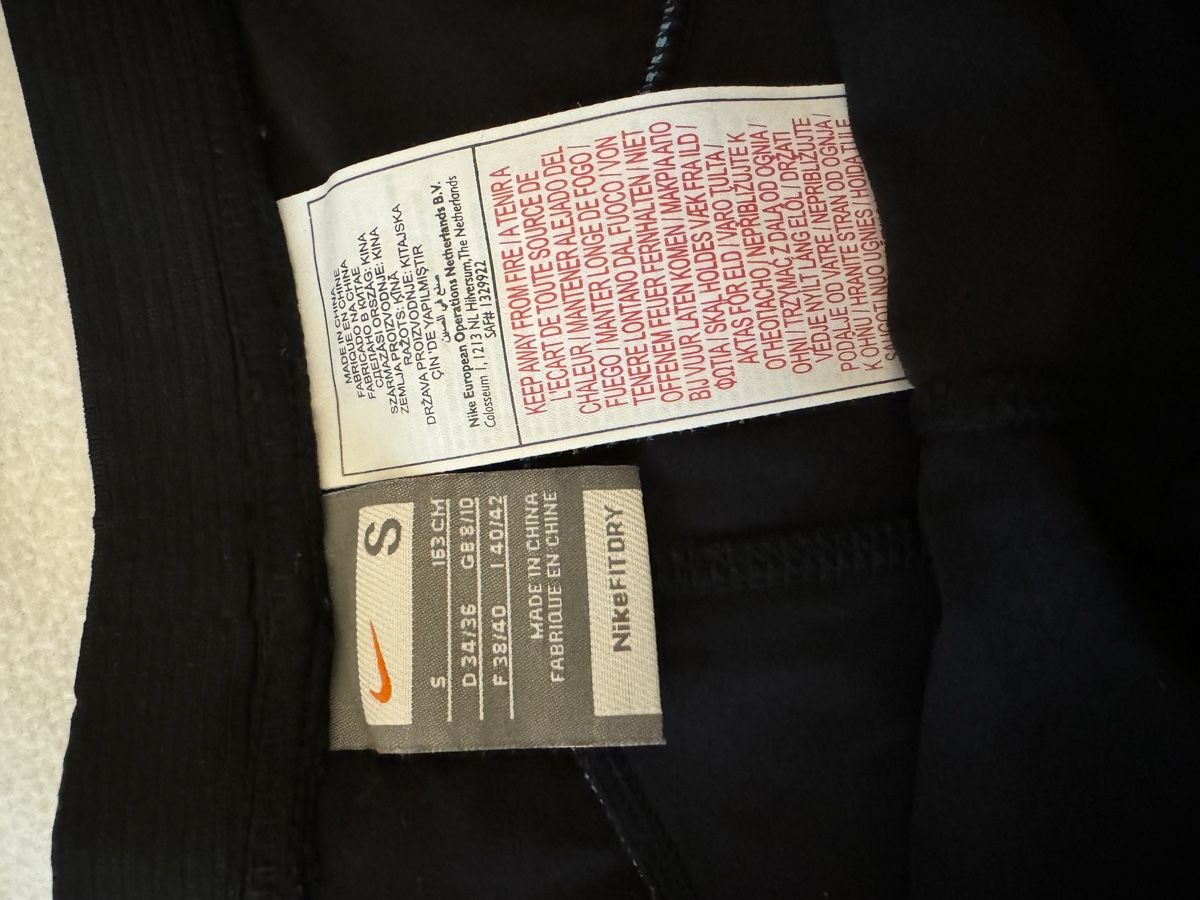Pantaloni: Nike dry fit kurze Short – Usato da Basel venduto da sch_9g6x 2