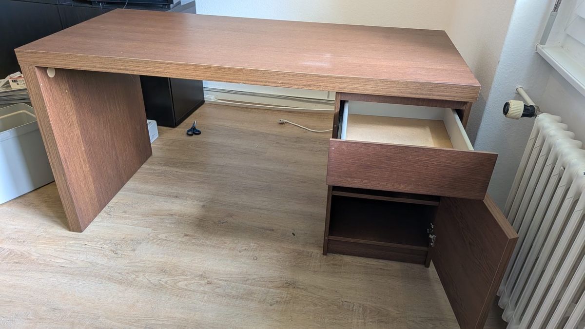 Scrivanie: IKEA Schreibtisch MALM braun – Usato da Trimbach venduto da anina.battaglia 1