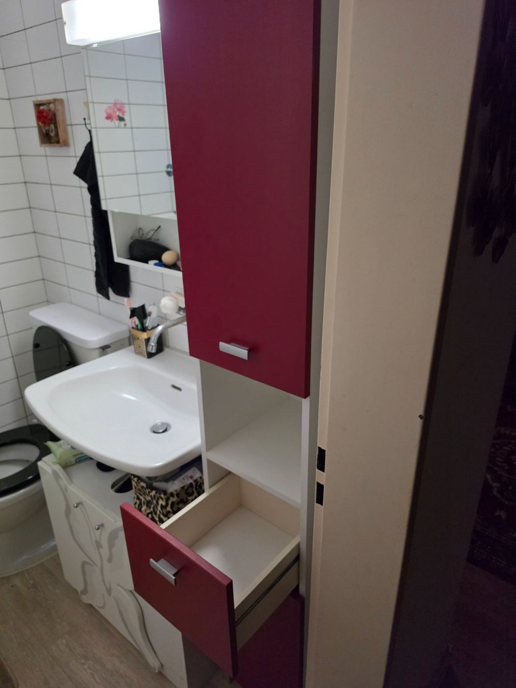 Schränke: Badezimmer Möbel Hochschrank – Gebraucht aus Menziken von Yarasa_ 2