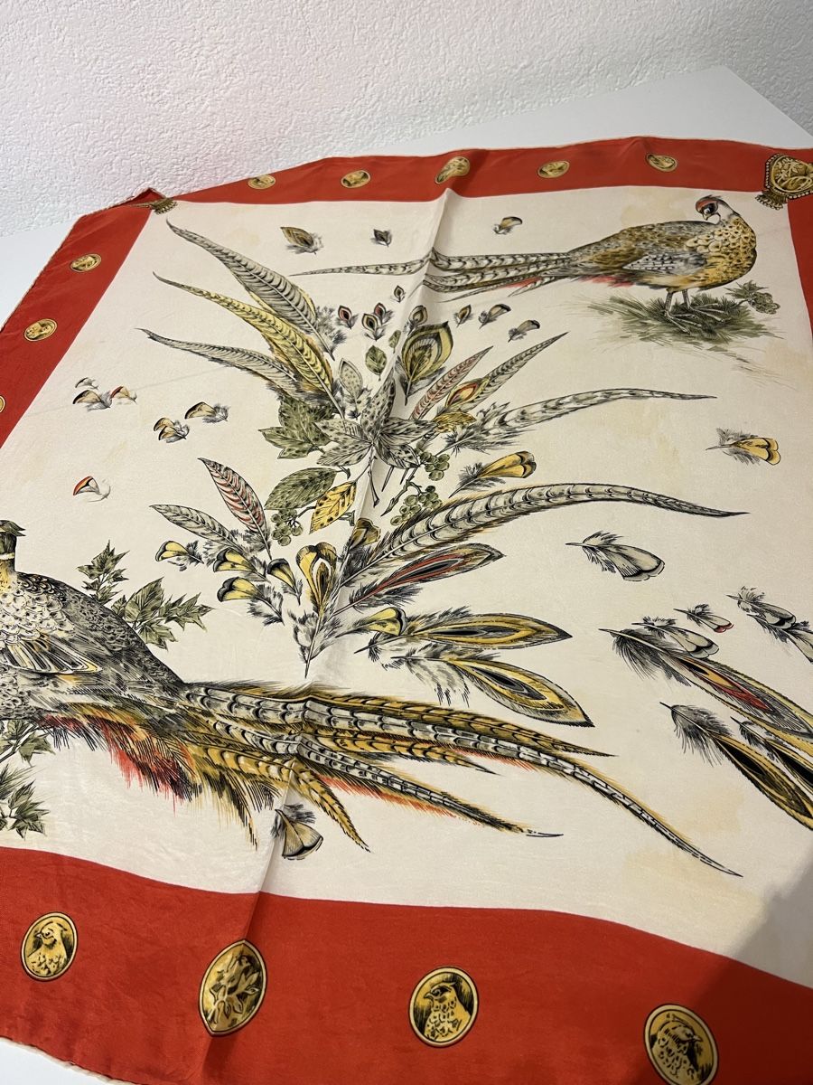 Foulard & Sciarpe: Carré de soie Baccara, vintage. – Usato da St-Pierre-Clages venduto da ste_xk6p 3