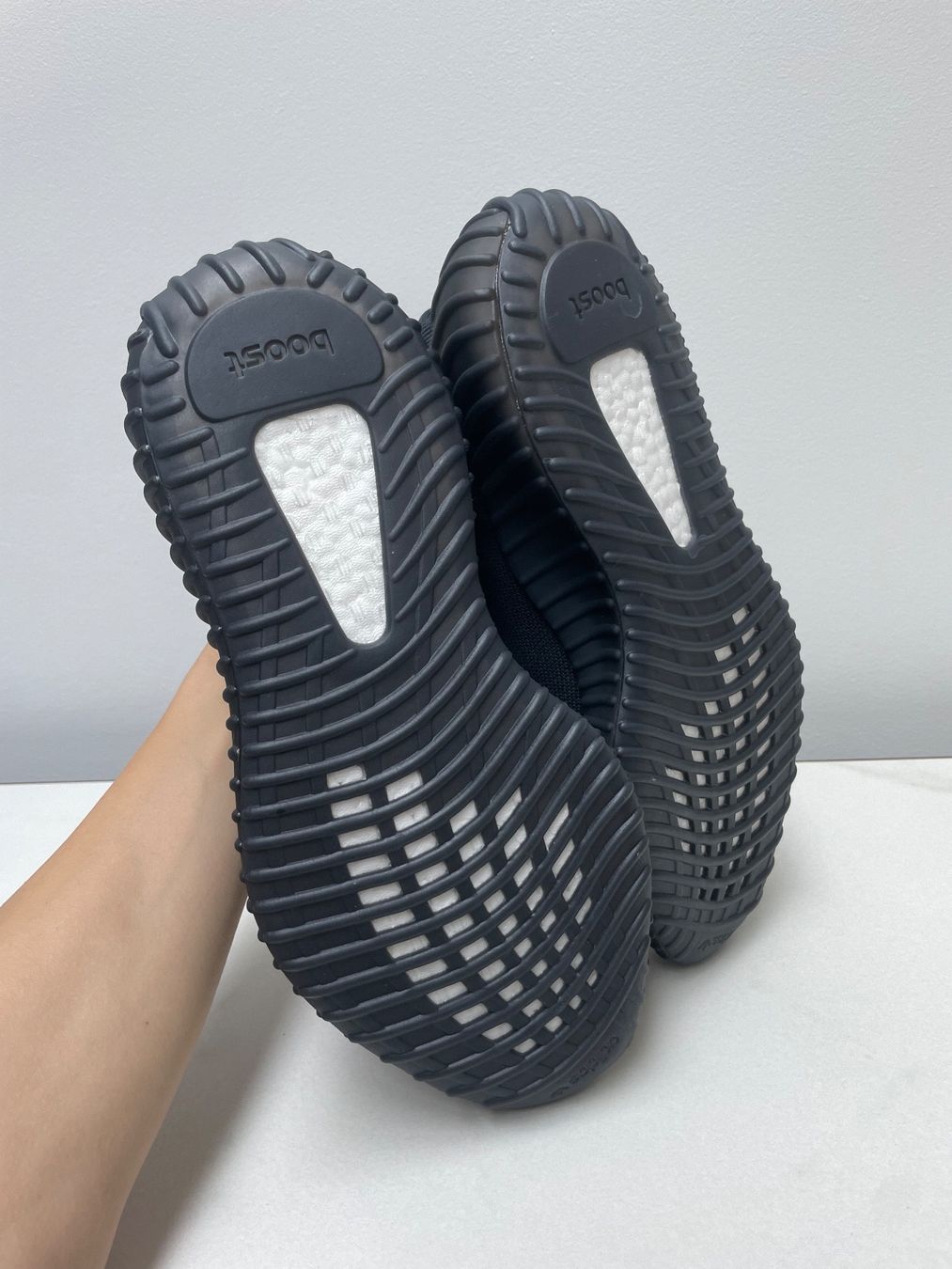 Herrenschuhe: NEW yeezy onyx - 40 – Neu und originalverpackt aus Vacallo von kellyyy 1