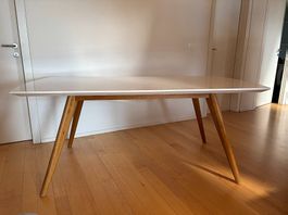 Table à manger blanche laquée 180 × 90 cm  Pieds en bois