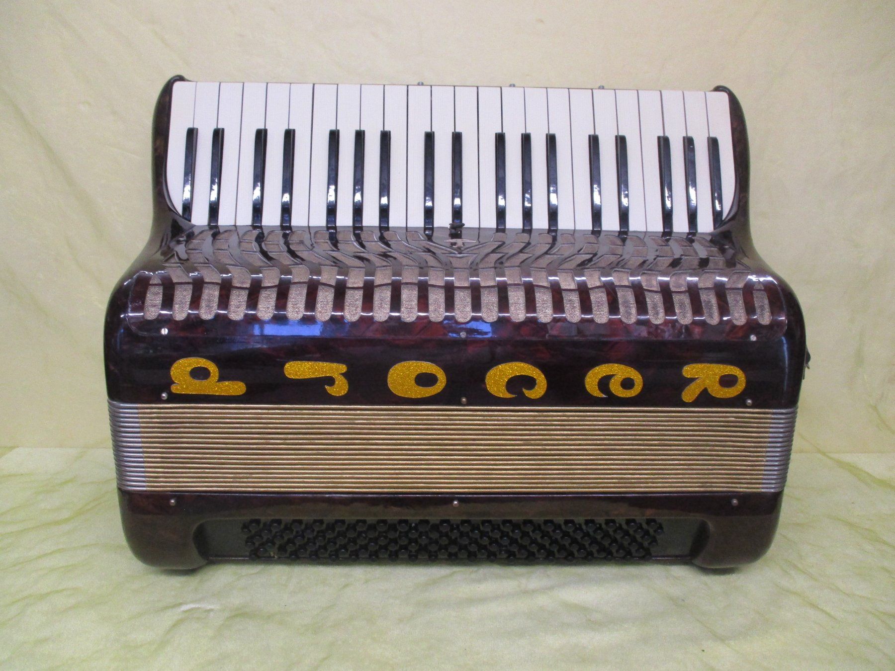 Record Instruments de musique: Akkordeon schweizer Record original Hoeffleur – D'occasion à Jegenstorf par Oktavio