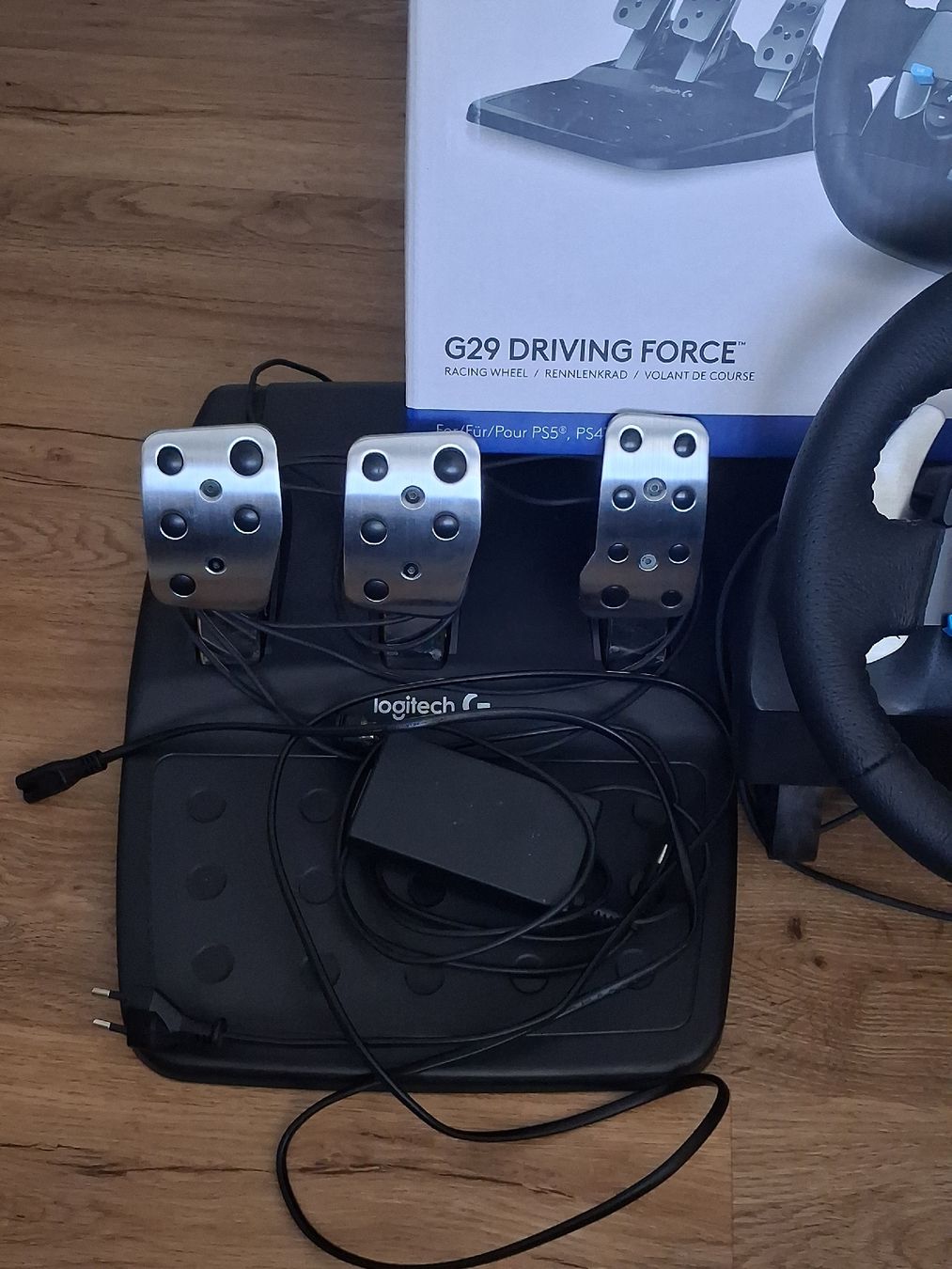 Sony Konsolen: Logitec Lenkrad+Pedale – Neu (gemäss Beschreibung) aus Mels von ale_5ypc 1