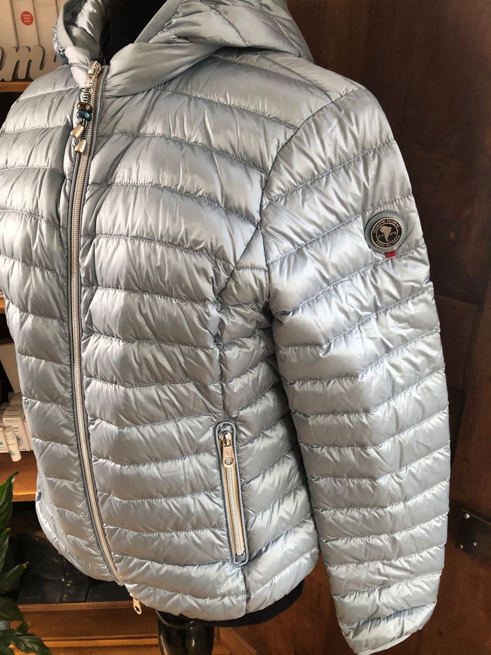 Jacken: Steppjacke Damen hellblau mit Kapuze – Neu (gemäss Beschreibung) aus Arlesheim von leyRum4.5 3