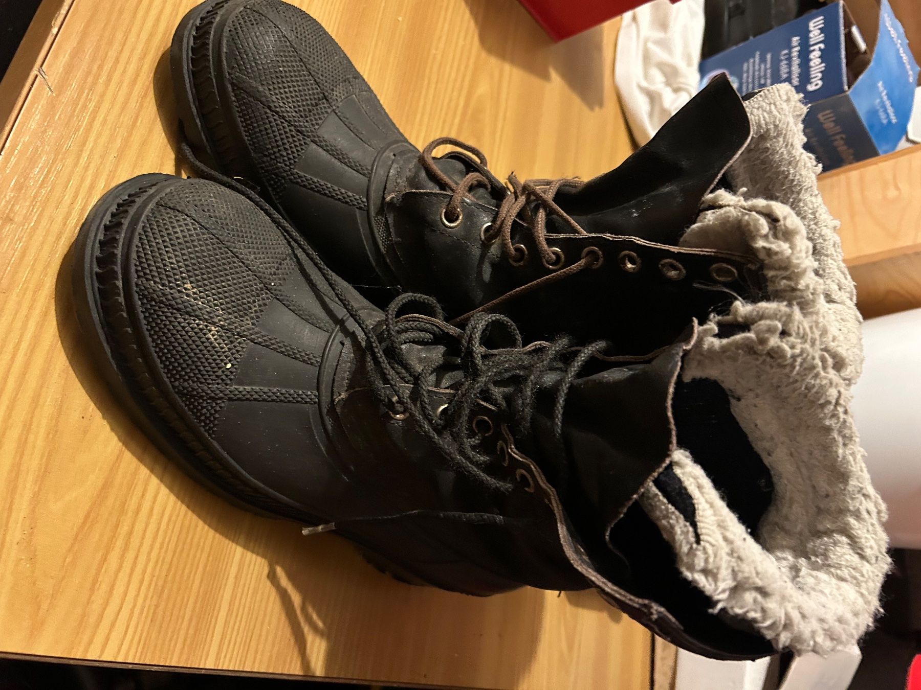 Scarpe da uomo: Bottes d’extérieur ultra chaudes – Usato da Corcelles-près-Payerne venduto da est_2zs9