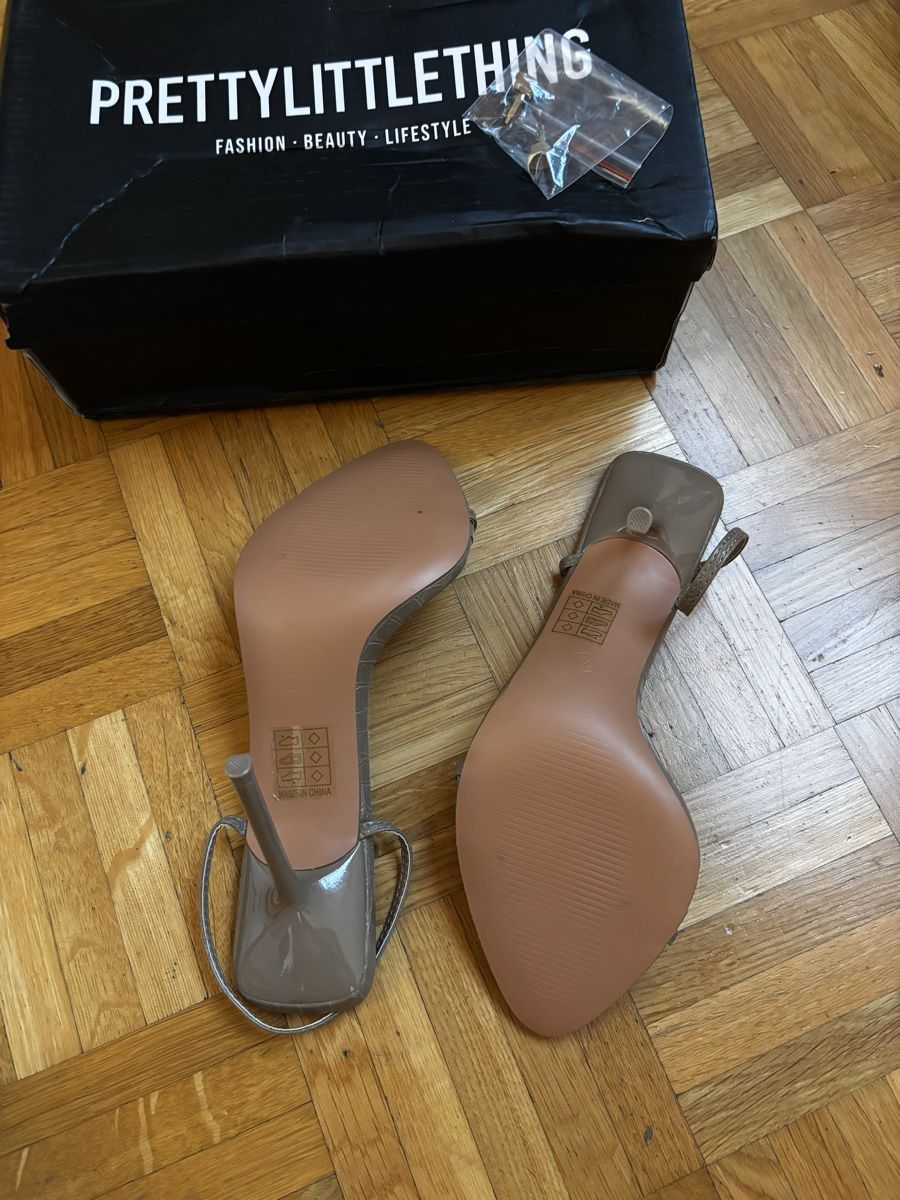 Chaussures filles: Talons plt  – Neuf avec emballage d'origine à Vouvry par sha_rk5q 4