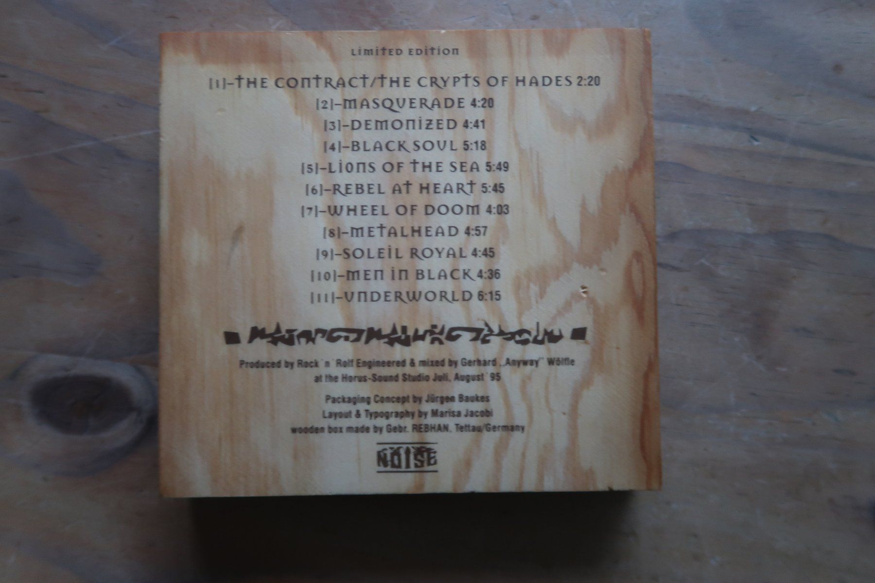 CD: RUNNING WILD - MASQUERADE - HOLZBOX - CD – Usato da Basel venduto da Patiscat 1
