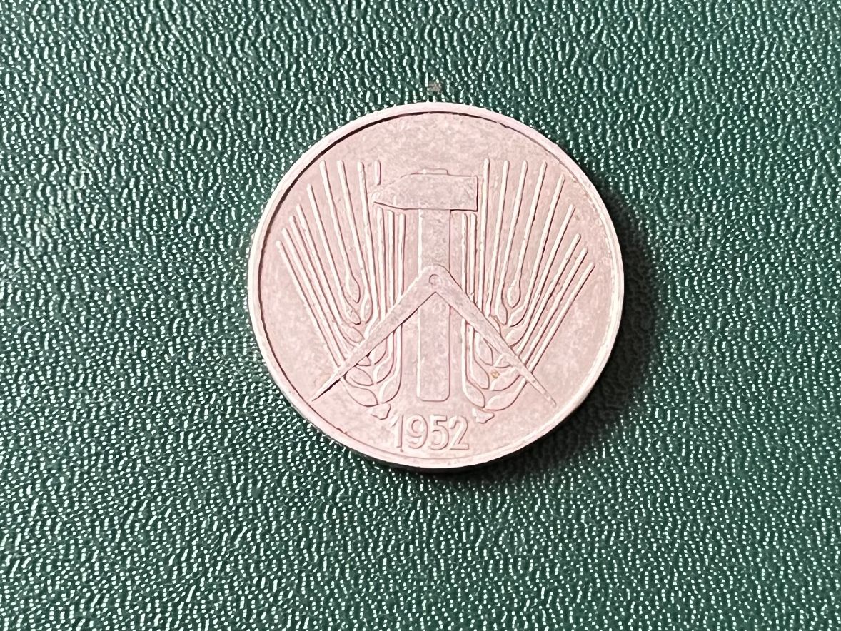 Alle Münzen: Seltene DDR 5 Pfennig 1952 – Gebraucht aus Neuenhof von Shadow-