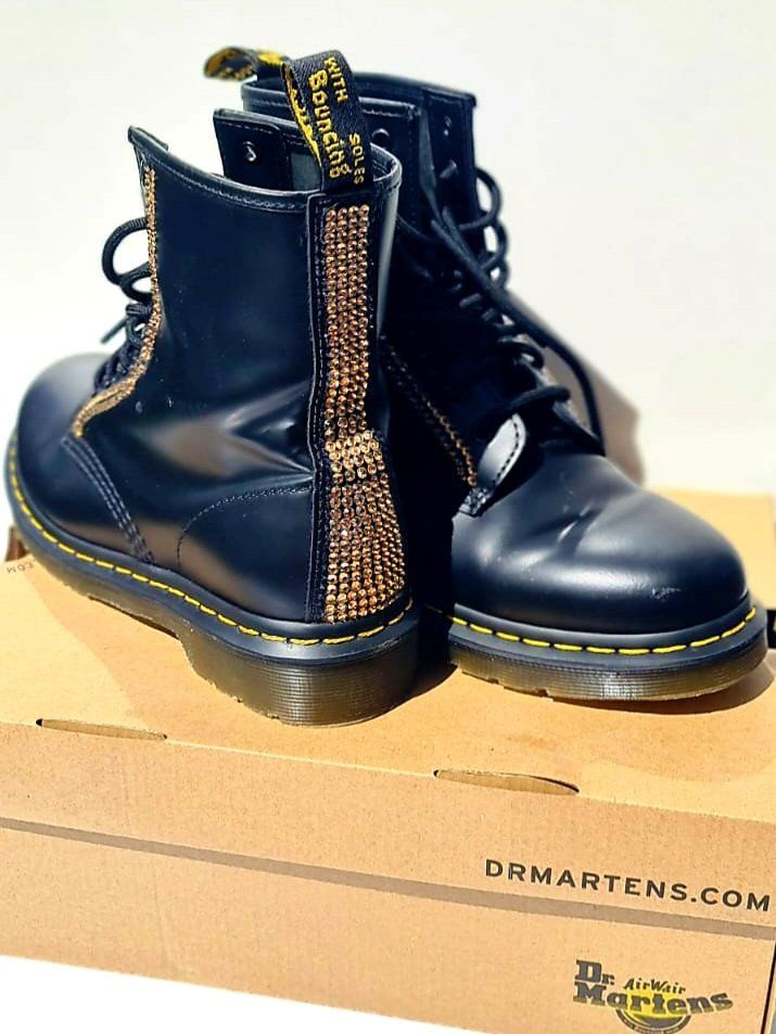 Dr. Martens Herrenschuhe: Dr. Martens mit Swarovski Gold Strass, Gr. 38 – Neu (gemäss Beschreibung) aus kloten von Docsgirl 6