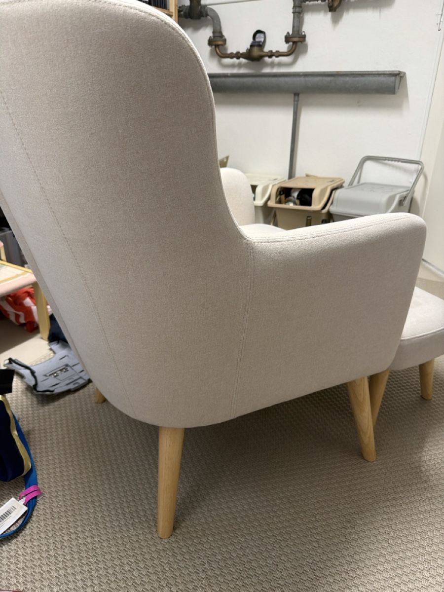Poltrone: Sessel mit Hocker hellbeige Holzbeine gebraucht – Usato da Zürich venduto da Mel_Ayde 3