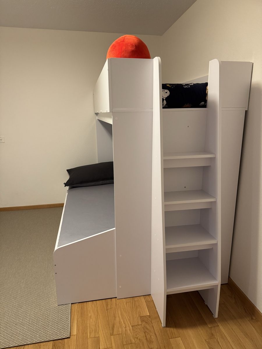 Betten: Letto a castello + scrivania – Gebraucht aus Jona von api_vd98 1