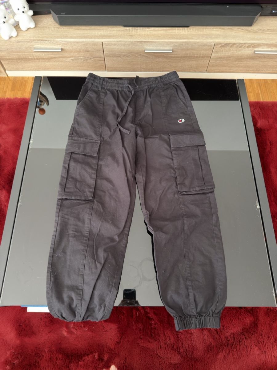Pantaloni: Pantalon Cargo Champion – Usato da Villars sur glane venduto da Energon2010 2