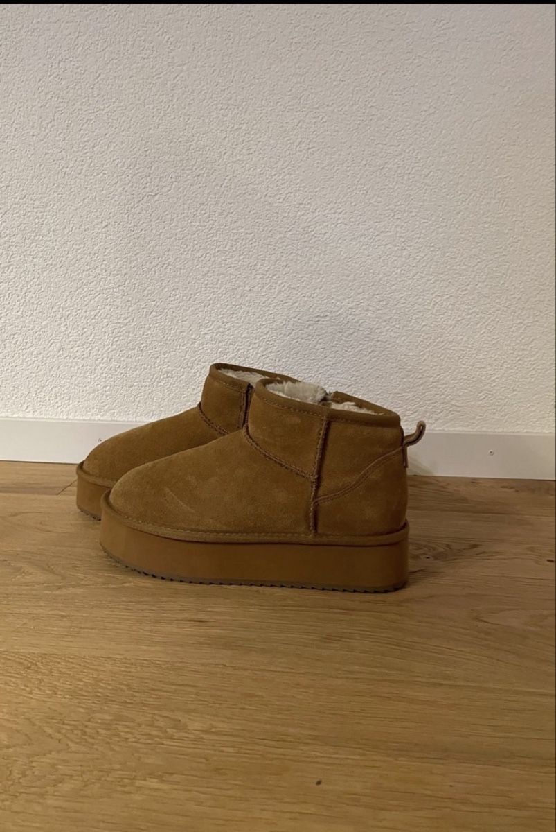 Scarpe da donna: Bottines marron plateforme etat comme neuf – Nuovo (secondo la descrizione) da Avry-sur-Matran venduto da Anarda