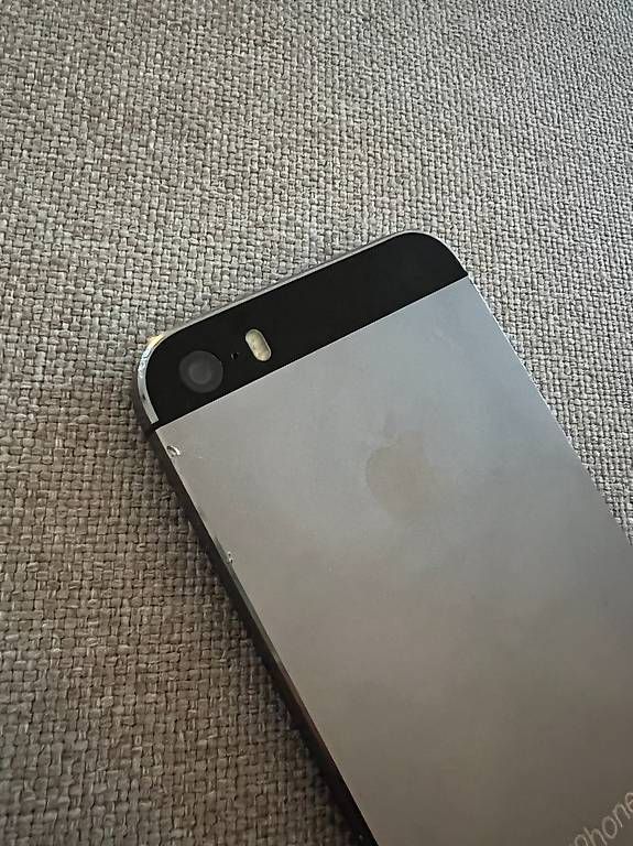 Telefoni cellulari / Smartphones: Apple iPhone 5s – Usato da Zürich venduto da FK8044 1