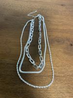 Collana multistrato color argento, come nuova