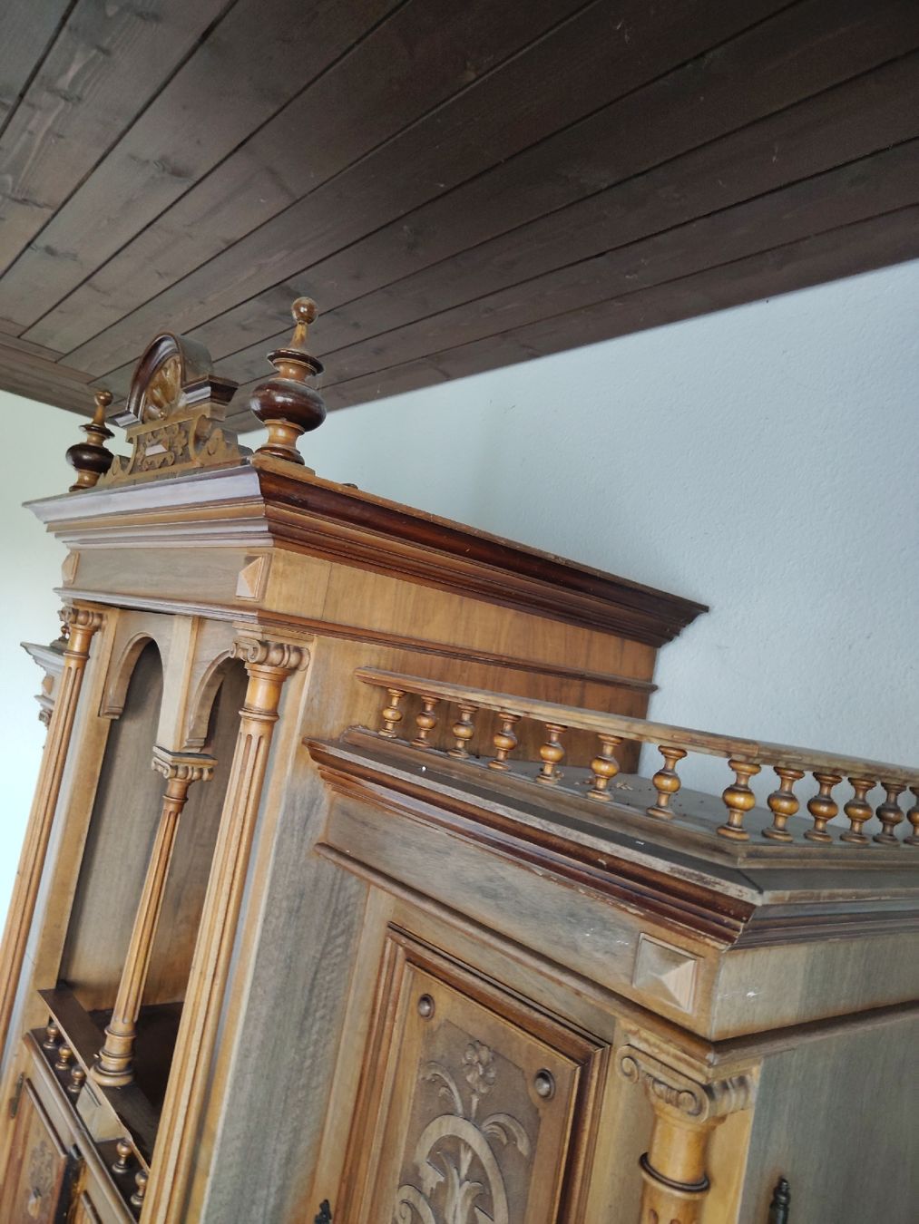 Credenze: Antiker Buffetschrank, Holz geschnitzt, rustikal, Vintage – Usato da Roggwil TG venduto da ers_9m72 6