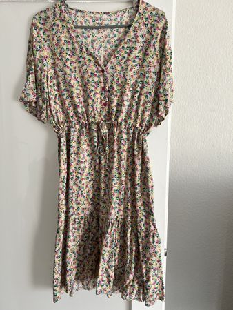 Sommerkleid Blumen Gr. M luftig leicht angenehm 👗🌞🌻