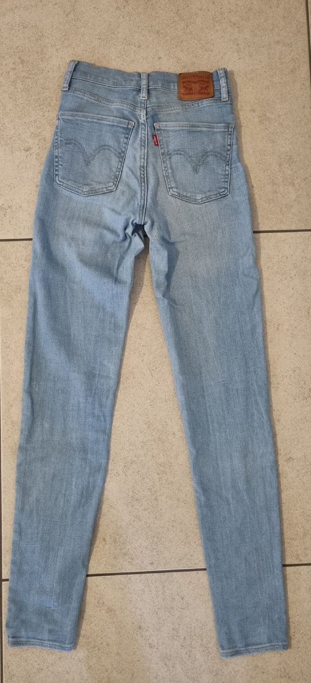 Levi's Jeans: Levis Jeans, Top Zustand, Gr. 26, hellblau – Usato da Möriken AG venduto da mohnsame2 1