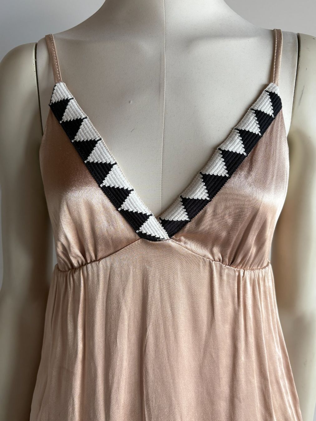 Vestiti: Kleid moki b, beige – Nuovo e nell'imballaggio originale da Contra venduto da Oly_93 2
