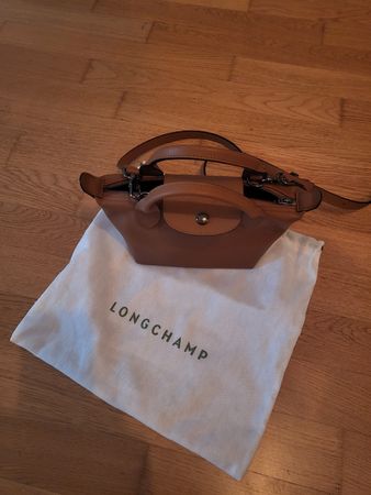 Longchamp le pilage xtra- cashew neu 430.-