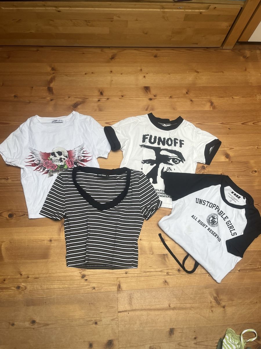 Lotti & Set di vestiti: Kleiderpaket 2 - Mädchen Gr XS/S – Usato da Altnau venduto da User72 2