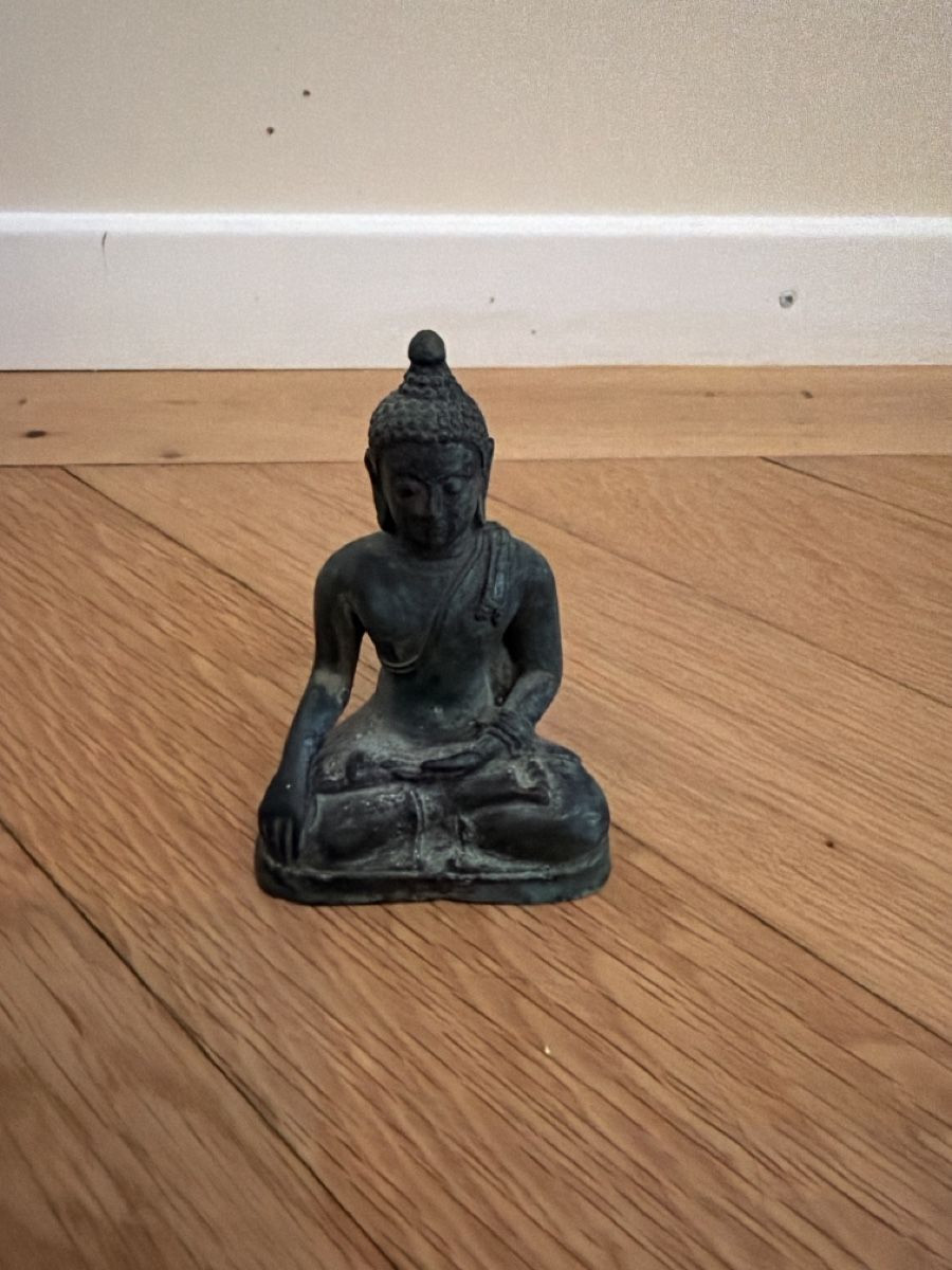 Statuette: Buddha Figur sitzend Metall – Usato da Olten venduto da Sime33