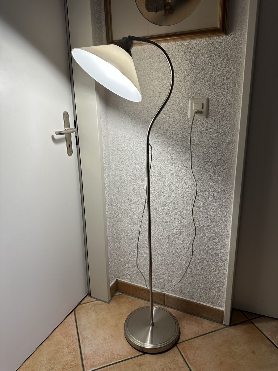 Lampade: Schöne Stehlampe - Top Zustand! – Usato da Wallisellen venduto da funnydance 1
