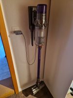 Dyson V11 Torque Drive Extra Staubsauger mit Wandhalterung