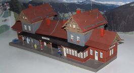 Kibri 9367 H0 Prächtiger Bahnhof Fürstenberg, Fertigbau