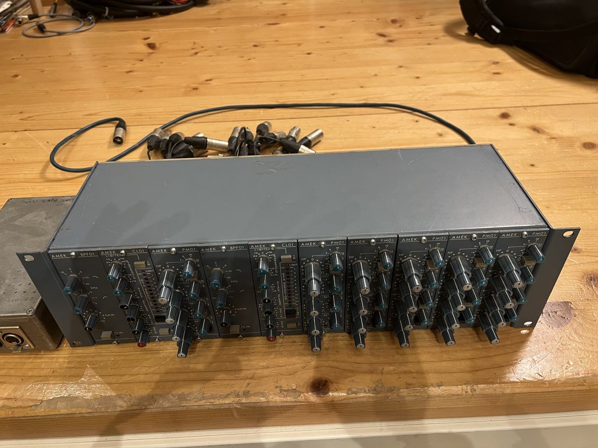 Console di mixaggio: Amek Rack (Limiter/Comp/EQ), Neve, 3HE – Usato da Effretikon venduto da Krizflew 1
