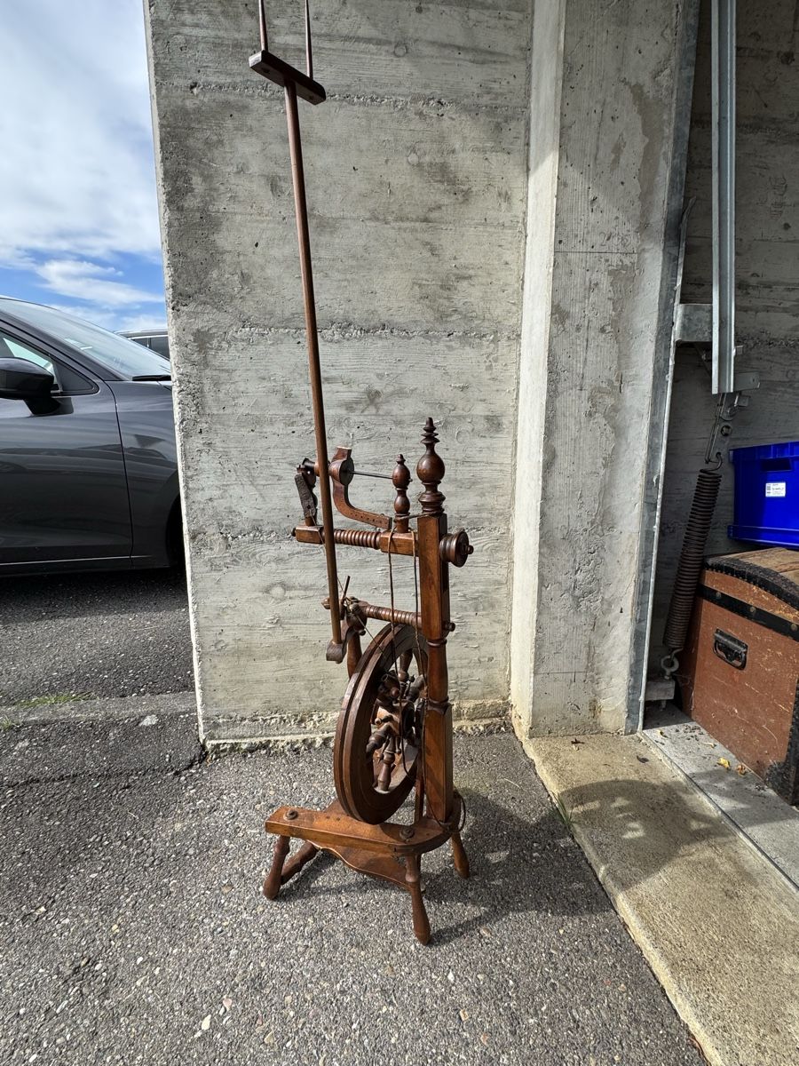 Ruote per filare: Antikes Spinnrad Deko! – Usato da Hitzkirch venduto da riririri