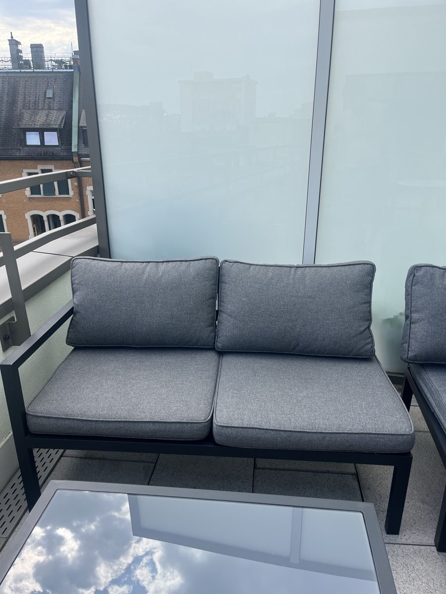 Sofas: Gartensofa/Lounge mit Tisch, guter Zustand – Gebraucht aus Zürich von SD-SB 2