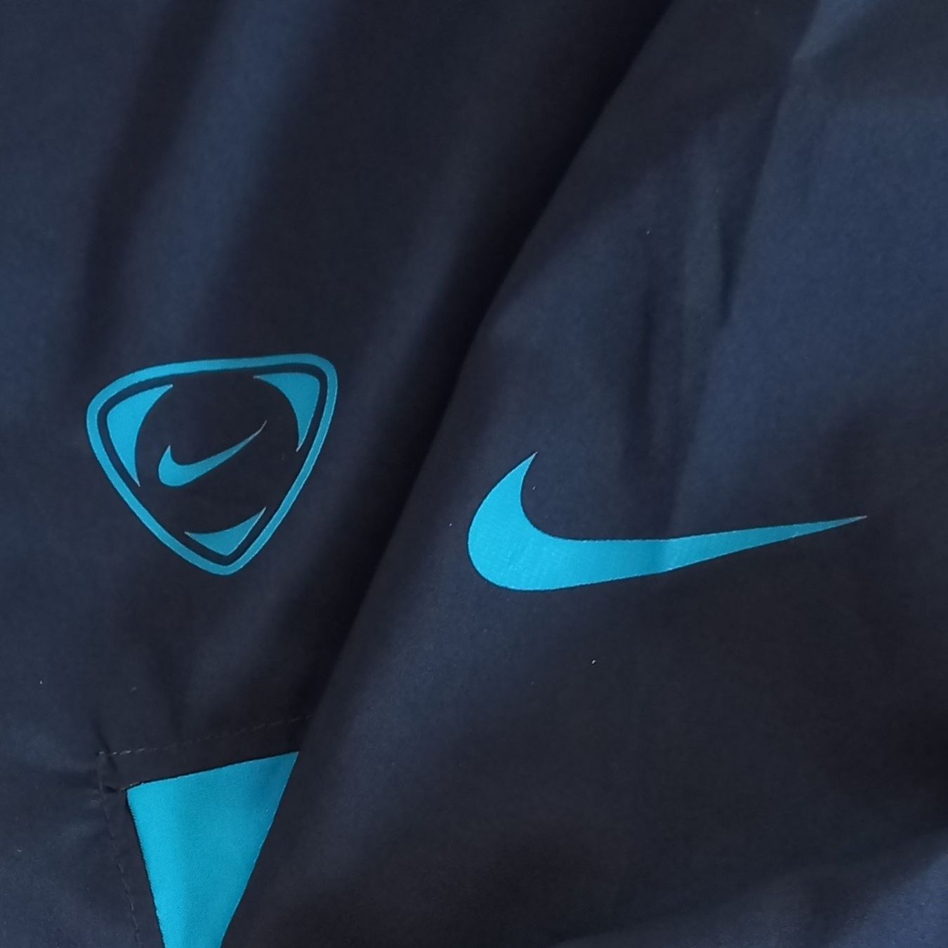 Nike Jacken: Vintage Nike Trackjacket (L) – Neu (gemäss Beschreibung) aus Chamoson von Sapoloshop 1