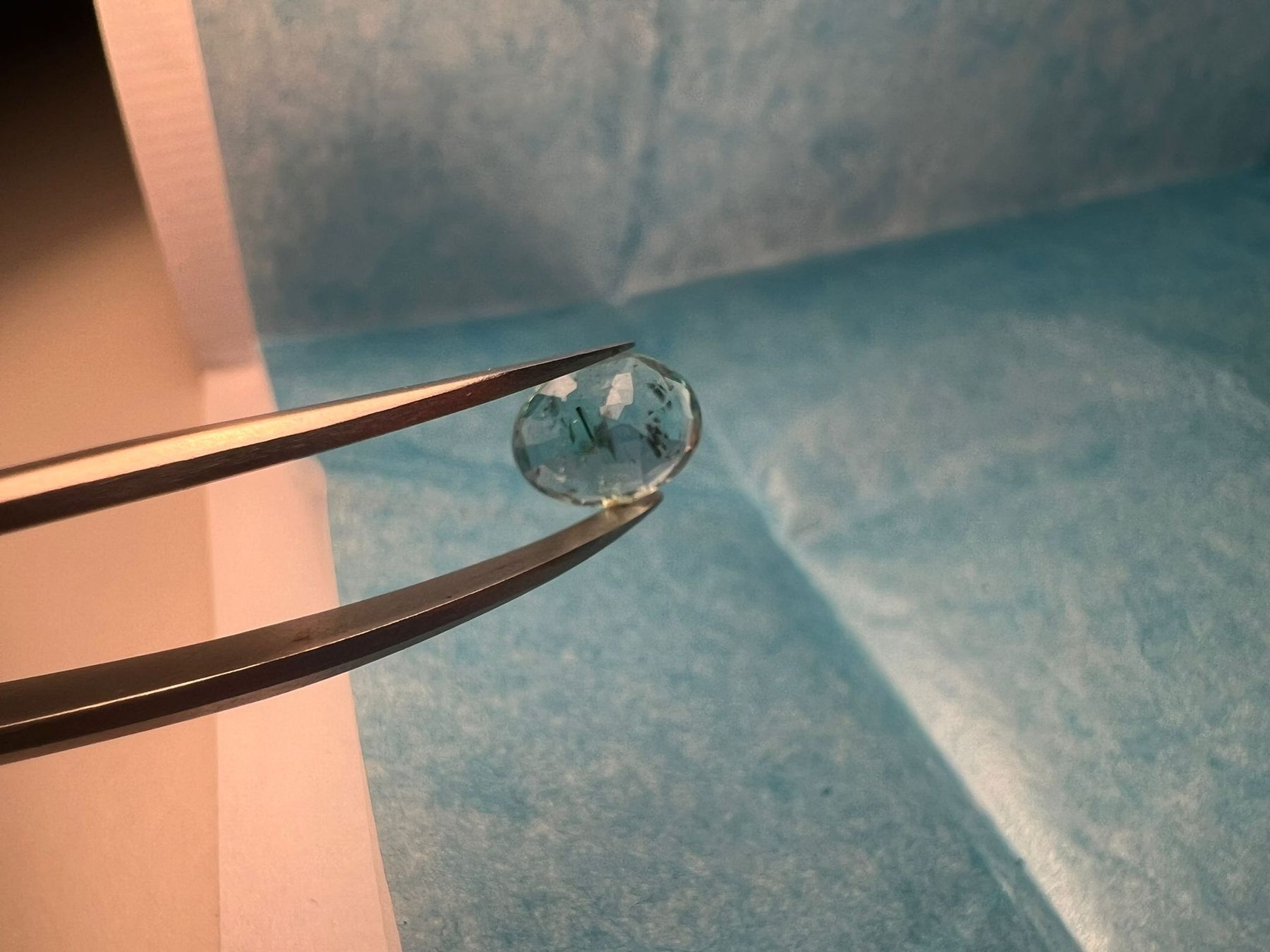 Pietre preziose: Grüner Smaragd 1.05 ct – Nuovo e nell'imballaggio originale da Zürich venduto da NS.12 9