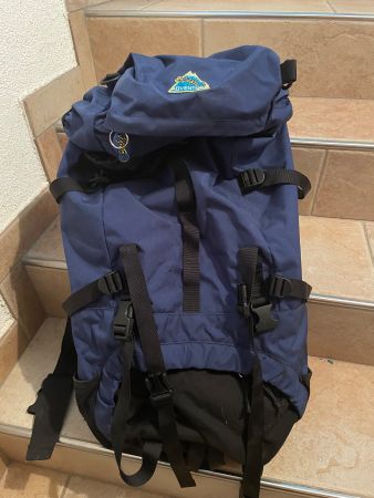 Blauer Wanderrucksack von 'Adventure' - Ideal für Sommer ⛰️