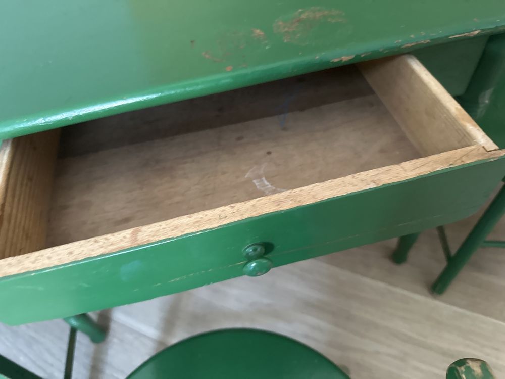 Kindertisch mit 3 Stühlen grün vintage 6