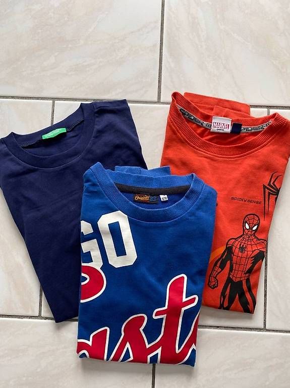Pullover & Sweatshirts: Vend lot sweat-shirt 7-9 ans – Gebraucht aus Morrens VD von gia_sfs5 4