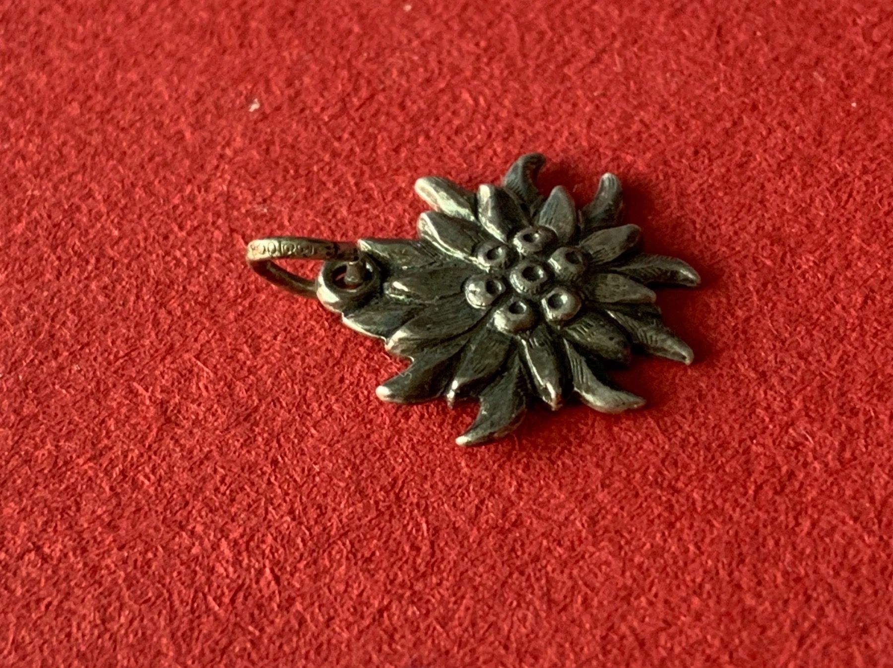 Ciondoli: Schmuckanhänger Edelweiss silber – Usato da Dittingen venduto da Bijoubelle 6