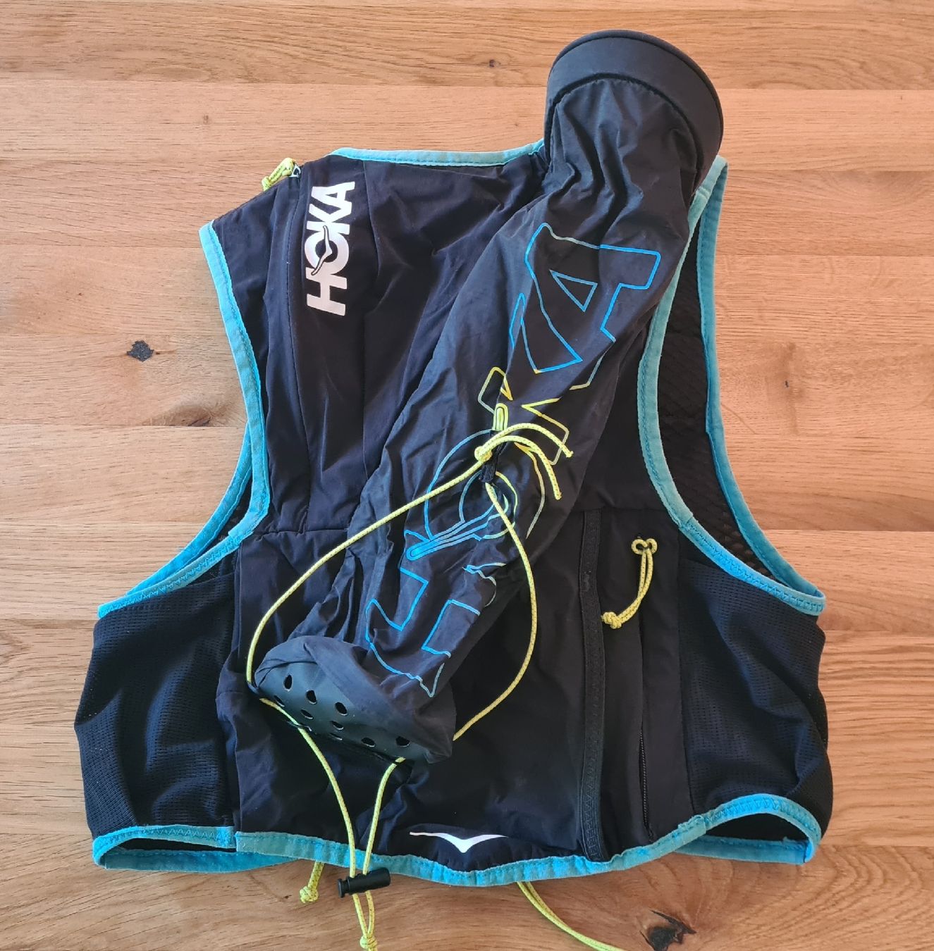 Hoka One One Zaini: Sac trail Hoka, taille M – Nuovo (secondo la descrizione) da Corbeyrier venduto da hel_t5mq 1