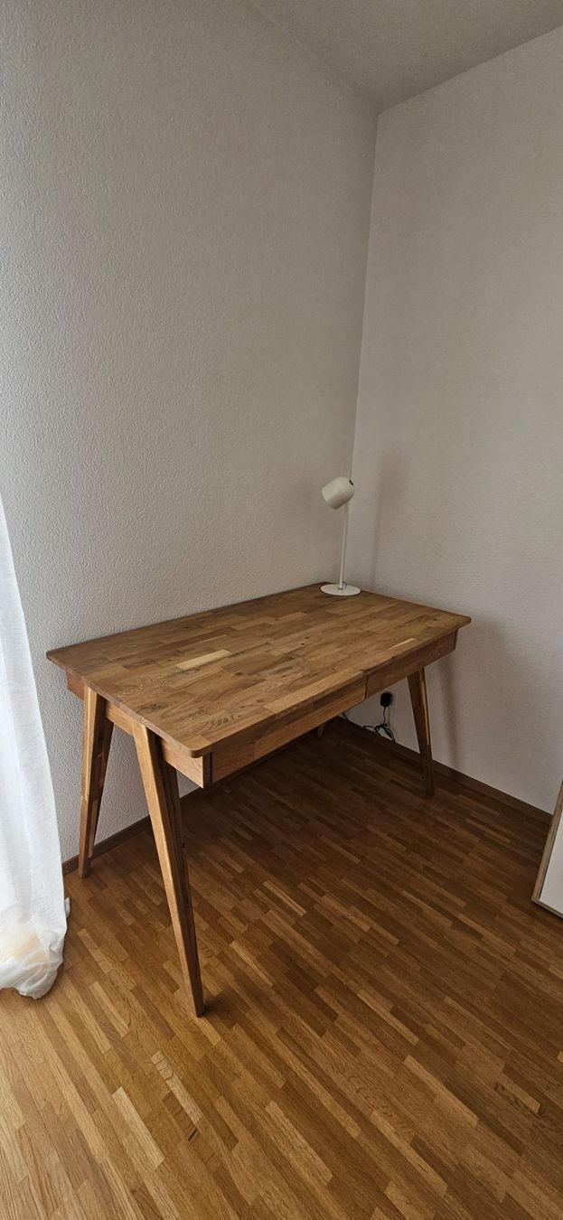 Pfister Scrivanie: Massivholz Schreibtisch, Eiche - Möbel Pfister – Usato da Urtenen-Schönbühl venduto da sas_gl8q