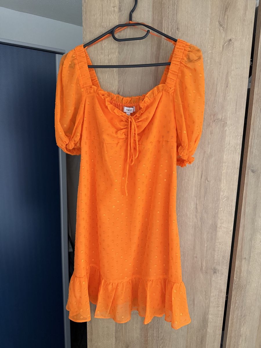 Kleider: Orange dress – Gebraucht aus Glis von zey_22mw