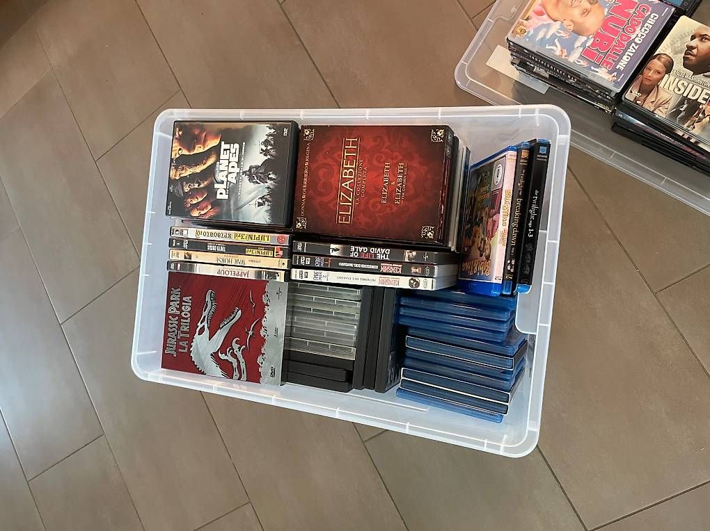 Tutti i DVDs: Riesige Sammlung von Blue Rays und DVDs – Usato da Giebenach venduto da Flaz78 1
