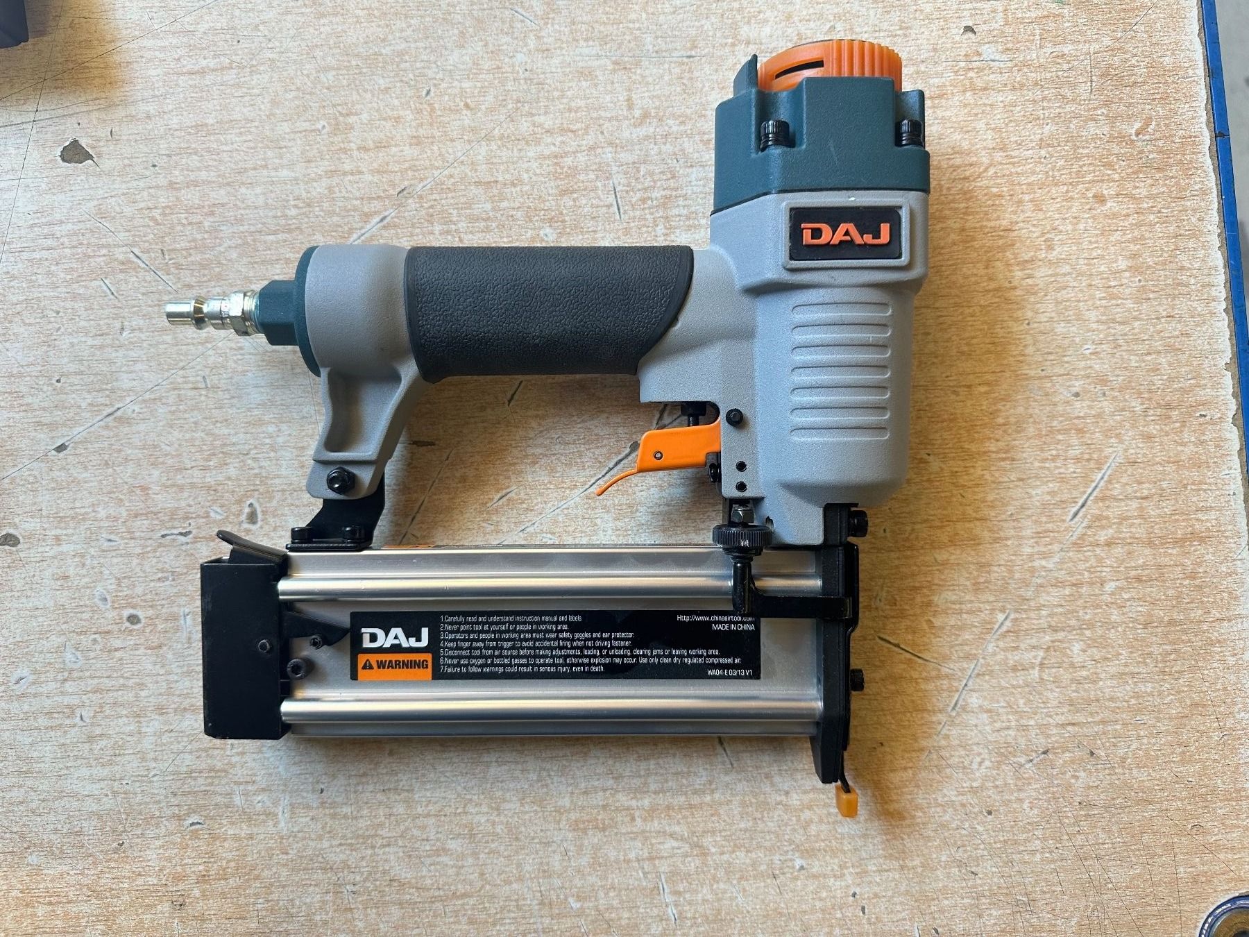 Tutti gli attrezzi: DAJ Brad Nailer Stapler XAGD50/9040 – Nuovo (secondo la descrizione) da Uetendorf venduto da Revotool 1