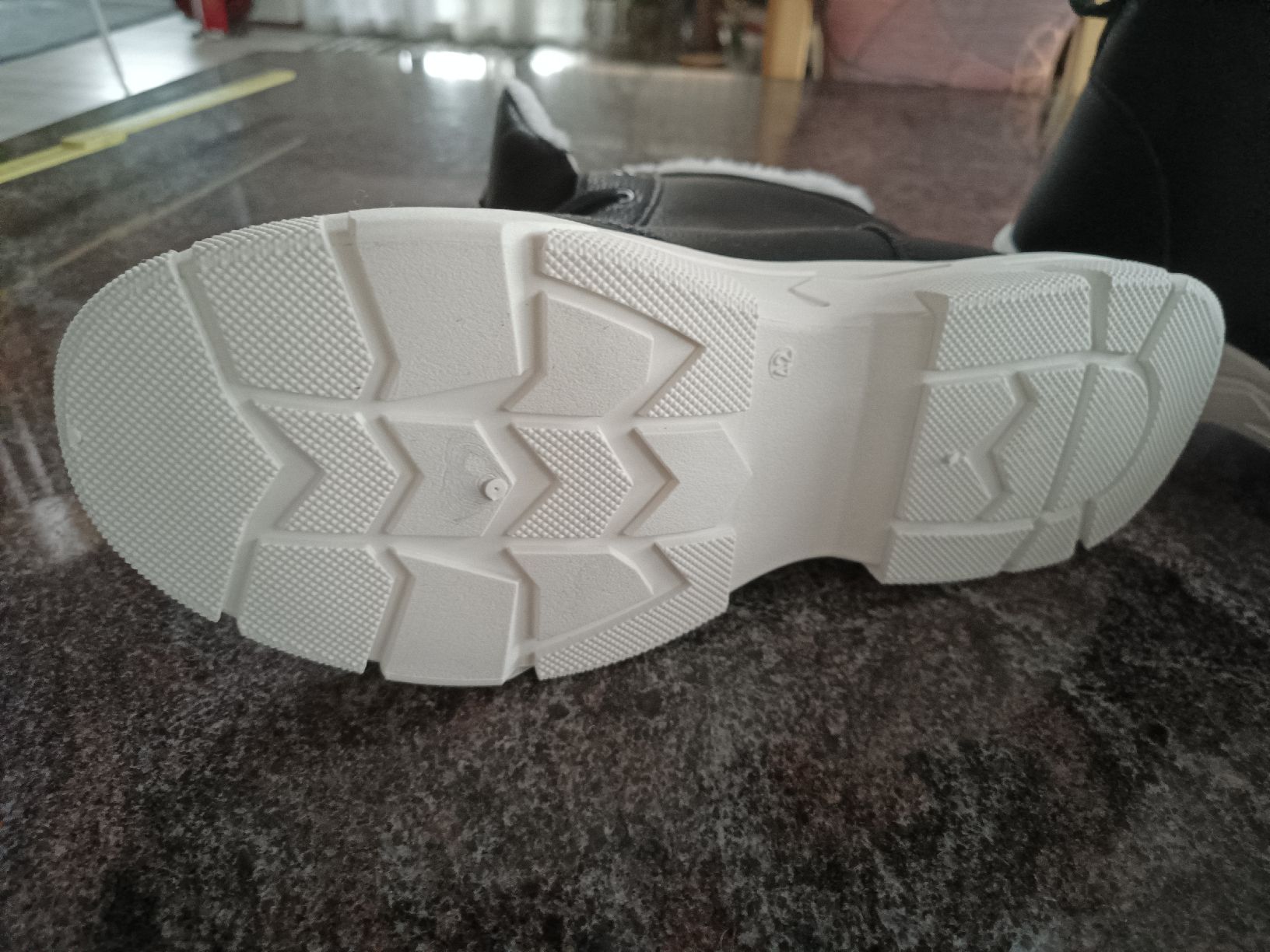 Scarpe da donna: Neue Winterschuhe 40 – Nuovo (secondo la descrizione) da Bätterkinden venduto da Elefantenzoo 2