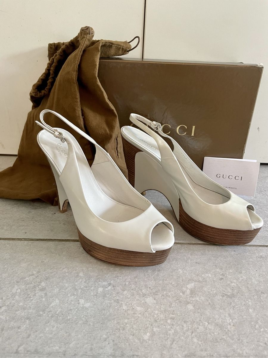 Gucci Scarpe da donna: GUCCI White Sandal Wedges - 38.5 – Usato da Roche VD venduto da closetcleanse